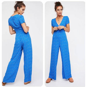 Free People Mia Jumpsuit Wide Leg Plunge V Neck Blue Floral Motif Size 0